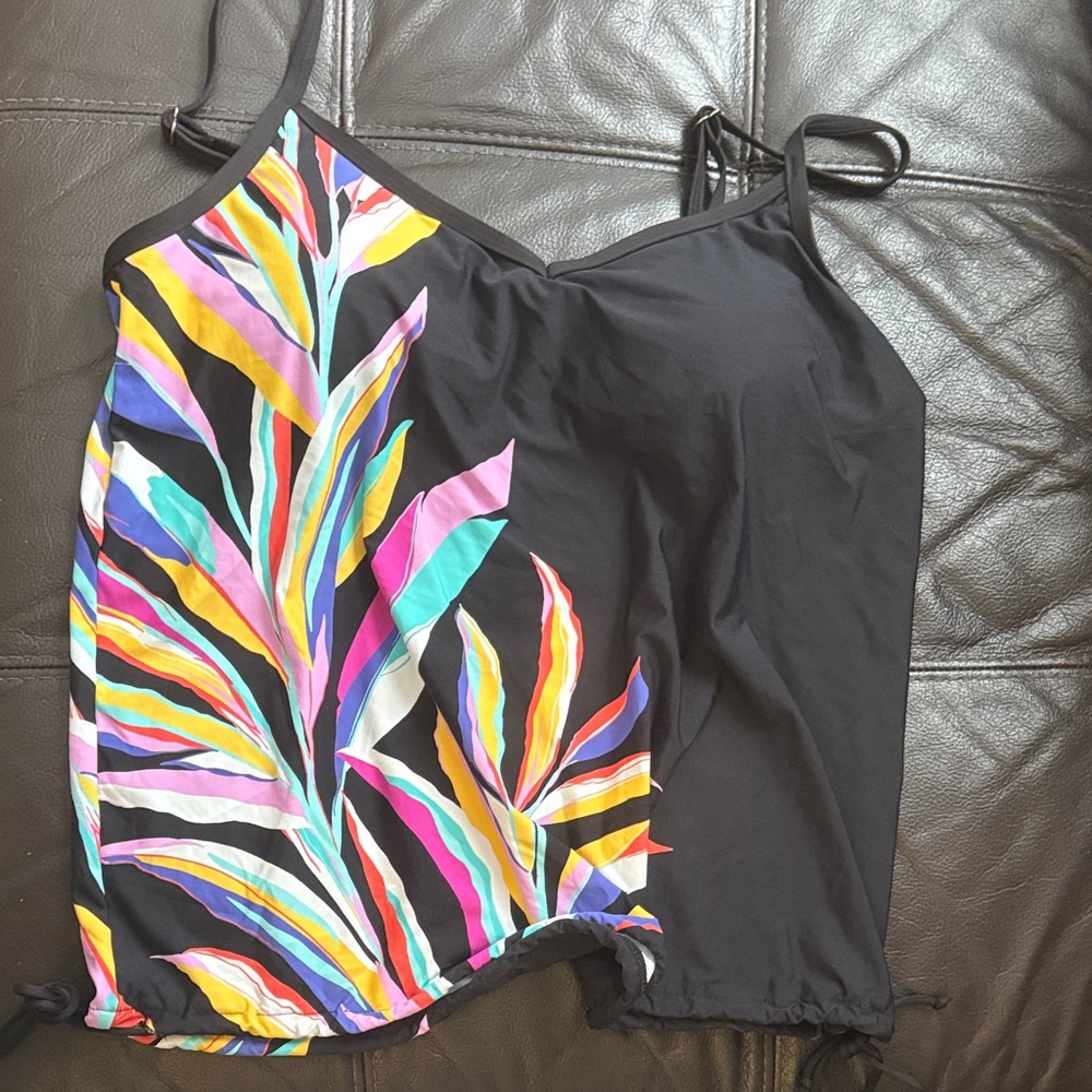 24 & Ocean Black Top with Subtle Logo Detail